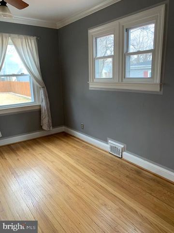 4718 RUATAN ST, College Park, MD 20740