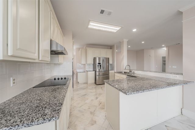 5786 Walnut Creek Drive, Fort Worth, TX 76137