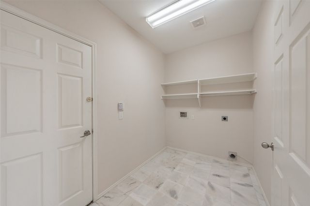 5786 Walnut Creek Drive, Fort Worth, TX 76137