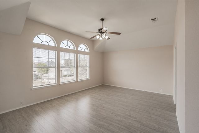 5786 Walnut Creek Drive, Fort Worth, TX 76137