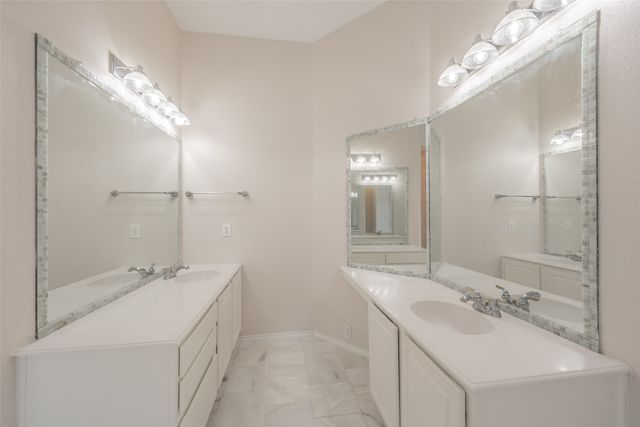 5786 Walnut Creek Drive, Fort Worth, TX 76137