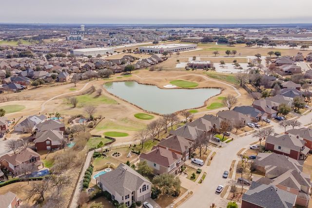 5786 Walnut Creek Drive, Fort Worth, TX 76137