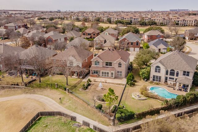 5786 Walnut Creek Drive, Fort Worth, TX 76137