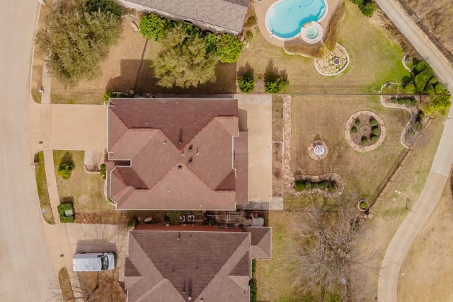 5786 Walnut Creek Drive, Fort Worth, TX 76137