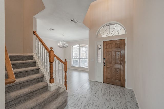 5786 Walnut Creek Drive, Fort Worth, TX 76137