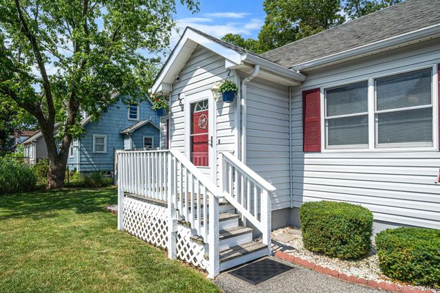 289 McKinley Drive, Mastic Beach, NY 11951