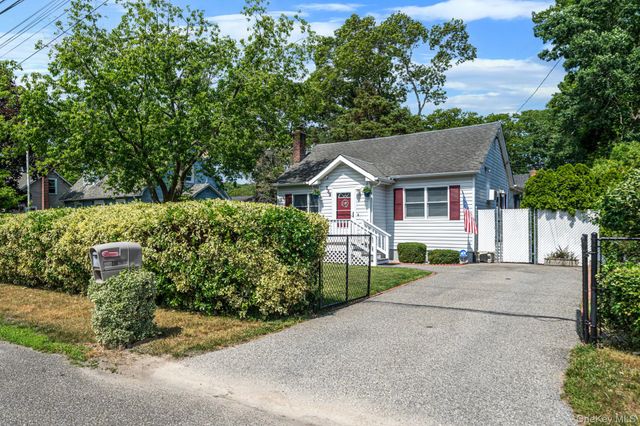 289 McKinley Drive, Mastic Beach, NY 11951