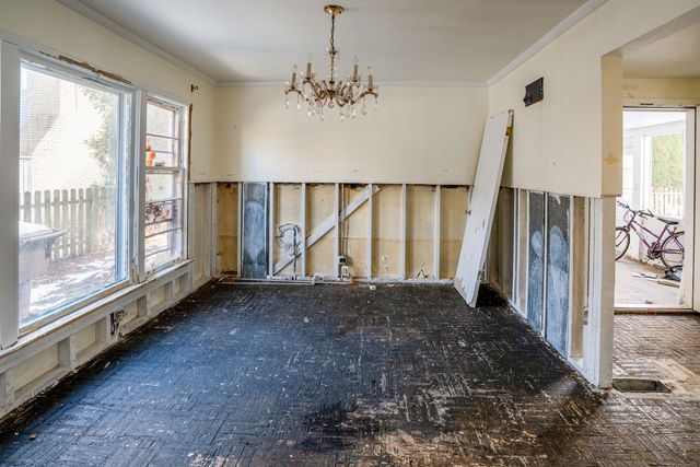 75 WILLIAMSBURG Road, Evanston, IL 60203