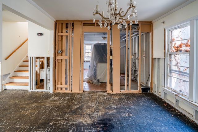 75 WILLIAMSBURG Road, Evanston, IL 60203