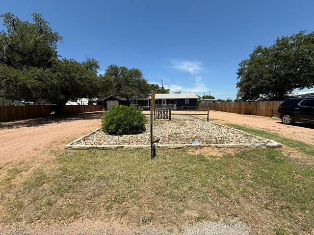 1503 Sioux TRL, Kingsland, TX 78639
