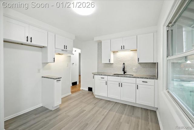 7445 Rockdale, Detroit, MI 48239