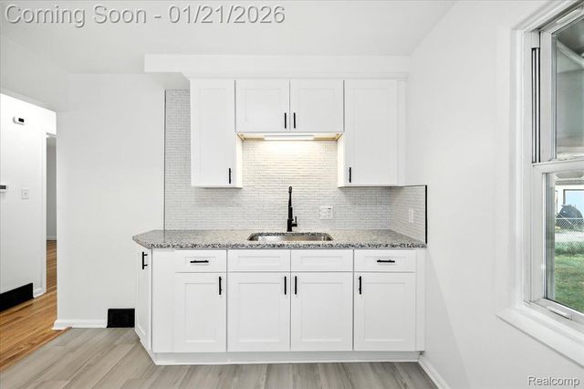 7445 Rockdale, Detroit, MI 48239