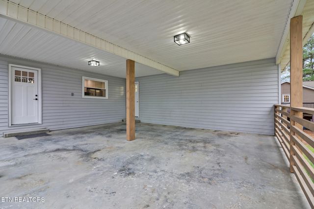 1177 Sparta Hwy, Crossville, TN 38572