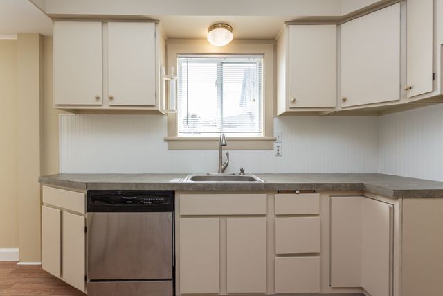 2714 Riverside Avenue, Somerset, MA 02726