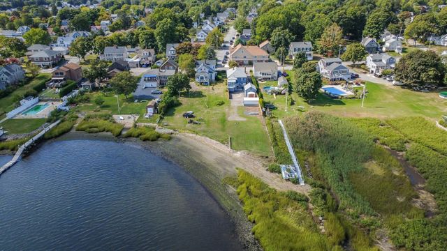 2714 Riverside Avenue, Somerset, MA 02726