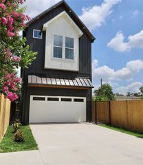 609 E 38th Street, Houston, TX 77022