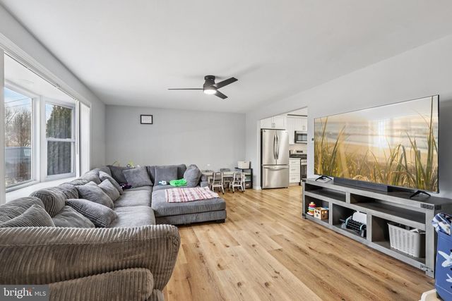 910 HOWE DR, Turnersville, NJ 08012