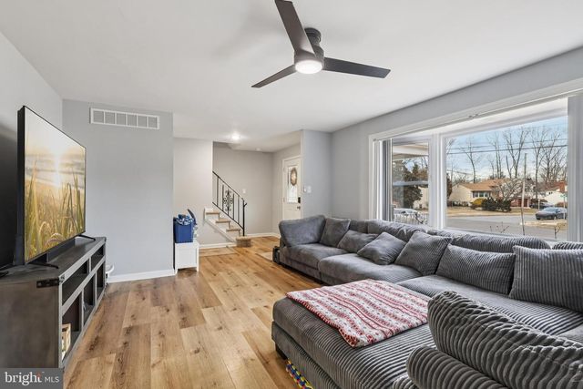 910 HOWE DR, Turnersville, NJ 08012