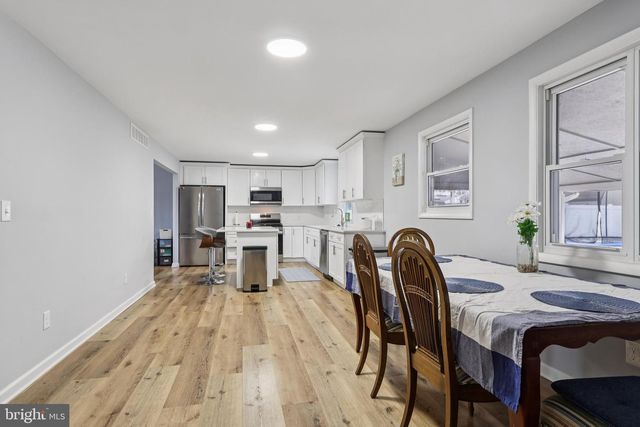 910 HOWE DR, Turnersville, NJ 08012