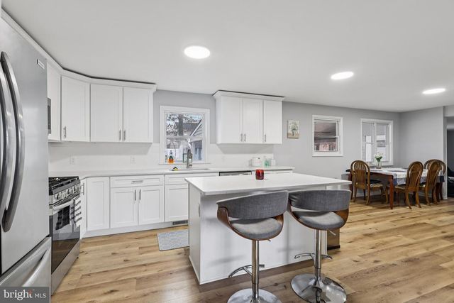 910 HOWE DR, Turnersville, NJ 08012