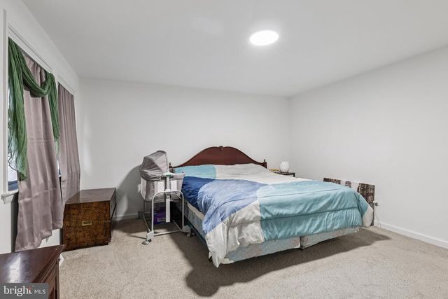 910 HOWE DR, Turnersville, NJ 08012