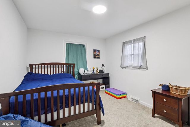 910 HOWE DR, Turnersville, NJ 08012