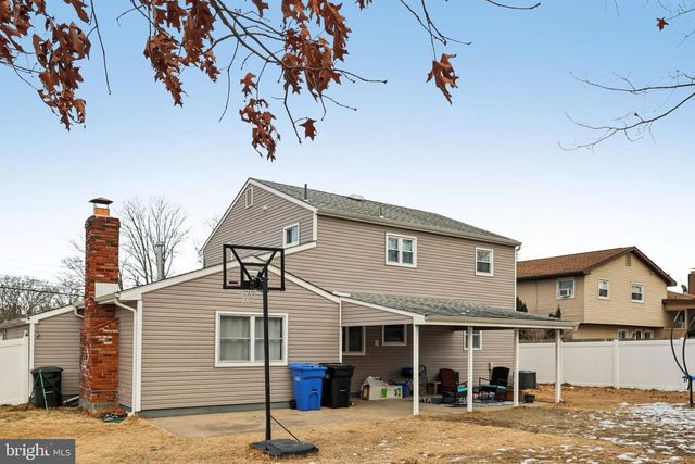 910 HOWE DR, Turnersville, NJ 08012