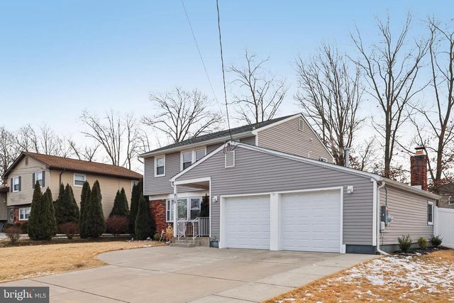 910 HOWE DR, Turnersville, NJ 08012