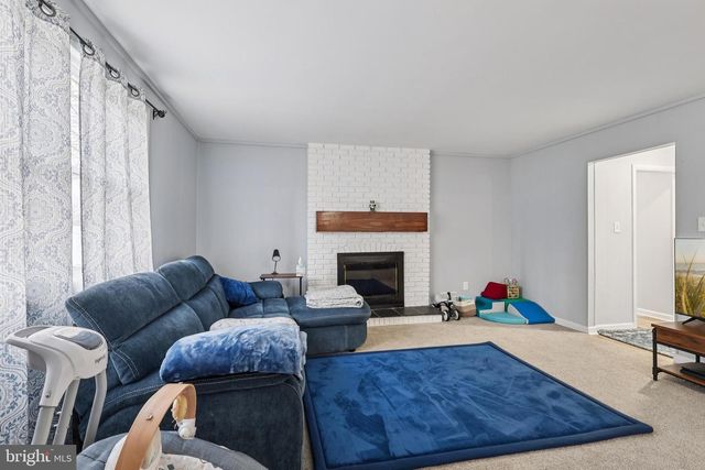 910 HOWE DR, Turnersville, NJ 08012