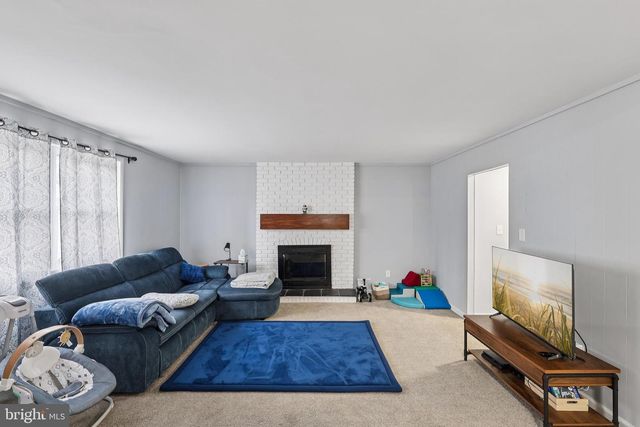 910 HOWE DR, Turnersville, NJ 08012