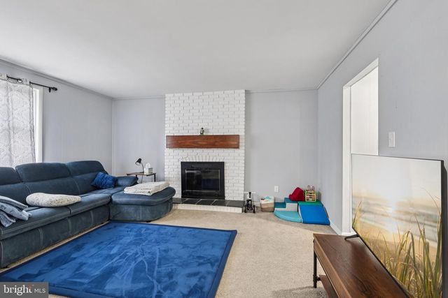 910 HOWE DR, Turnersville, NJ 08012