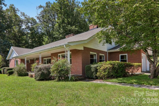 1404 Valmont Drive, Hendersonville, NC 28791