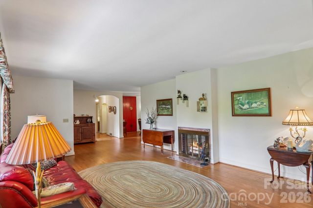 1404 Valmont Drive, Hendersonville, NC 28791