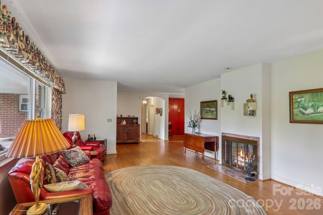 1404 Valmont Drive, Hendersonville, NC 28791