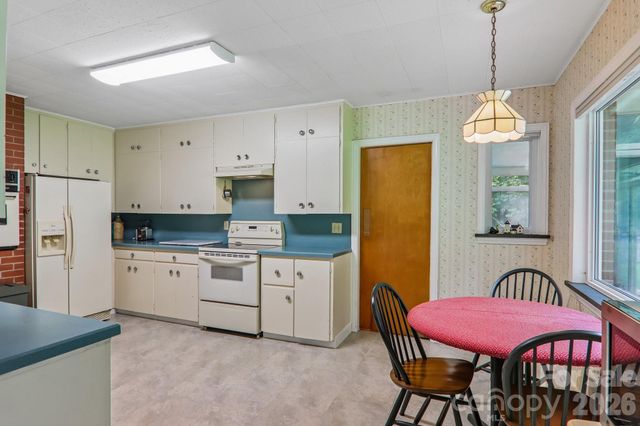 1404 Valmont Drive, Hendersonville, NC 28791
