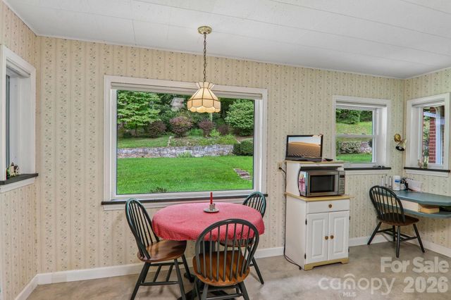 1404 Valmont Drive, Hendersonville, NC 28791