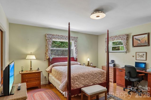 1404 Valmont Drive, Hendersonville, NC 28791