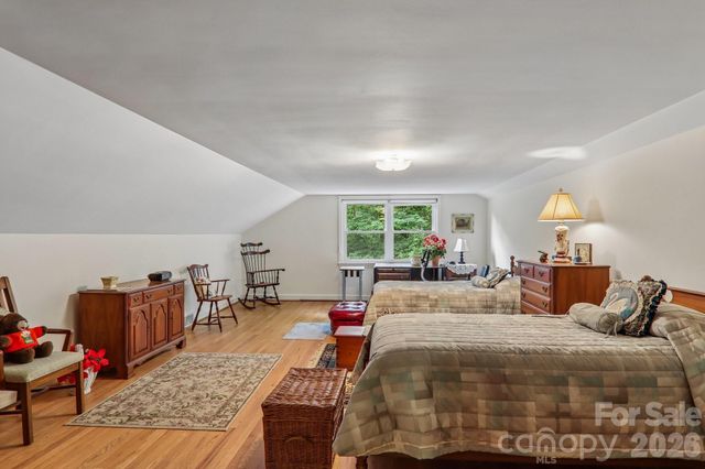 1404 Valmont Drive, Hendersonville, NC 28791