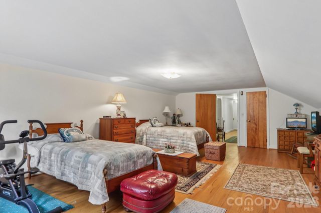 1404 Valmont Drive, Hendersonville, NC 28791