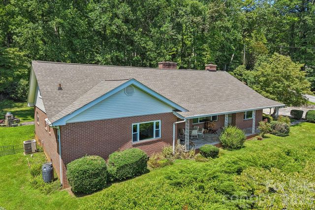 1404 Valmont Drive, Hendersonville, NC 28791