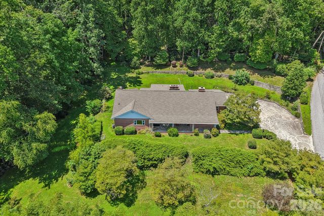 1404 Valmont Drive, Hendersonville, NC 28791