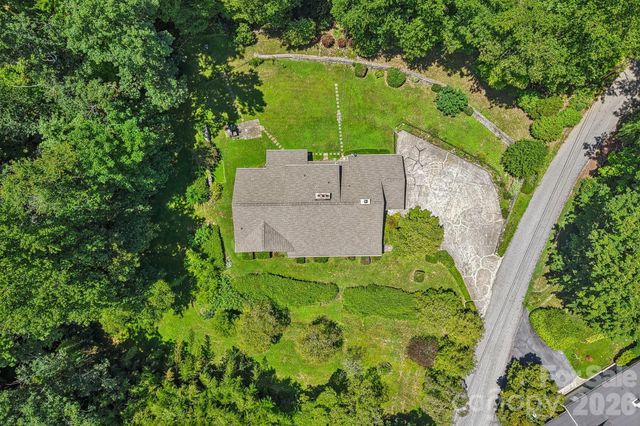 1404 Valmont Drive, Hendersonville, NC 28791