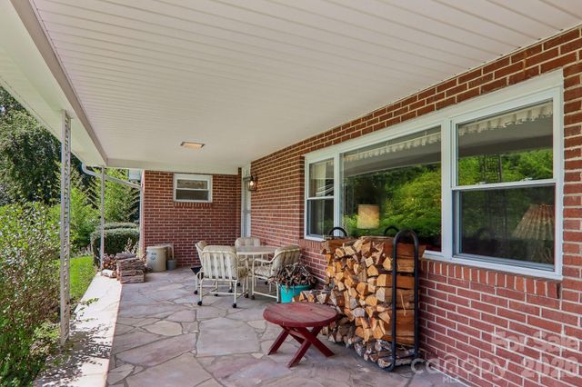 1404 Valmont Drive, Hendersonville, NC 28791