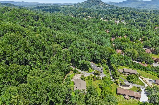 1404 Valmont Drive, Hendersonville, NC 28791