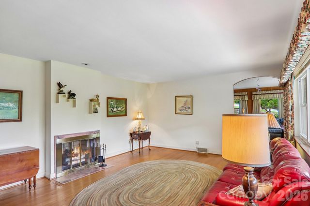 1404 Valmont Drive, Hendersonville, NC 28791