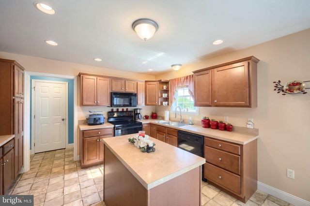 137 KIMBERLY LN, East Berlin, PA 17316