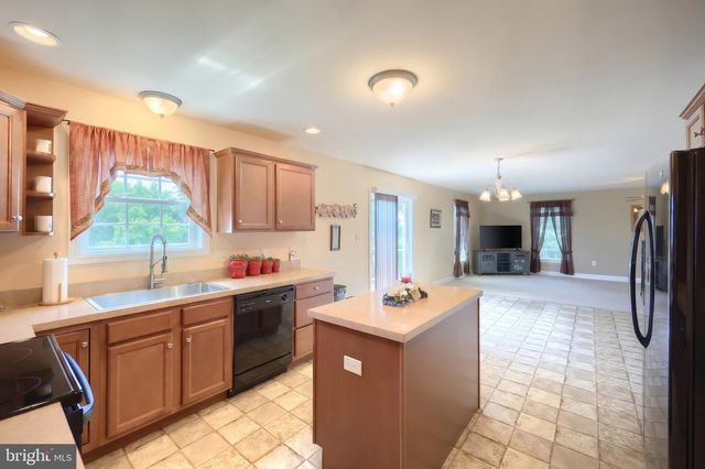 137 KIMBERLY LN, East Berlin, PA 17316