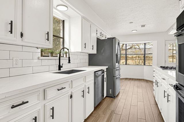 5007 Colmesneil Drive, Pearland, TX 77584