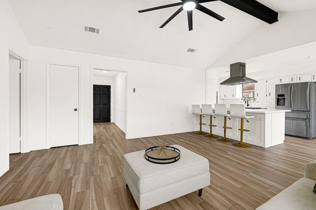 5007 Colmesneil Drive, Pearland, TX 77584