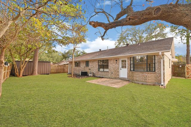 5007 Colmesneil Drive, Pearland, TX 77584